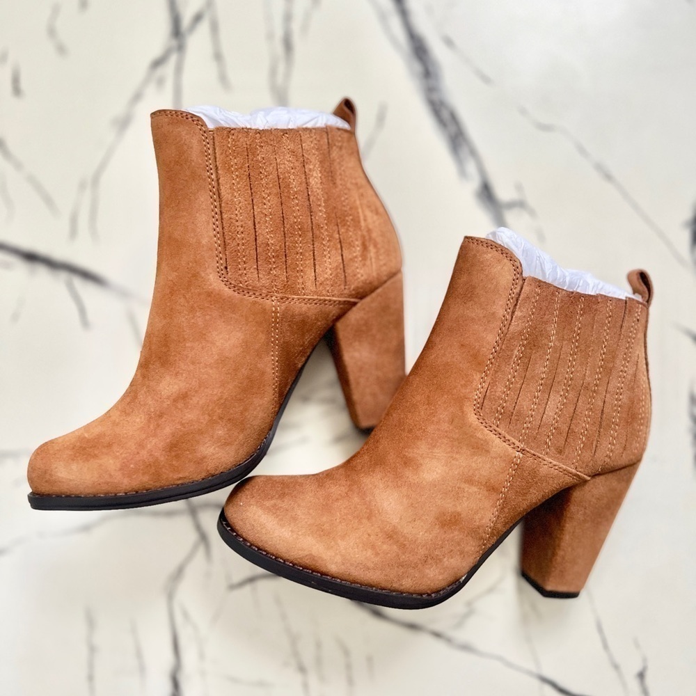 Splendid Women's Slip On Beige Suede Leather Boots Size 6 NWB $150